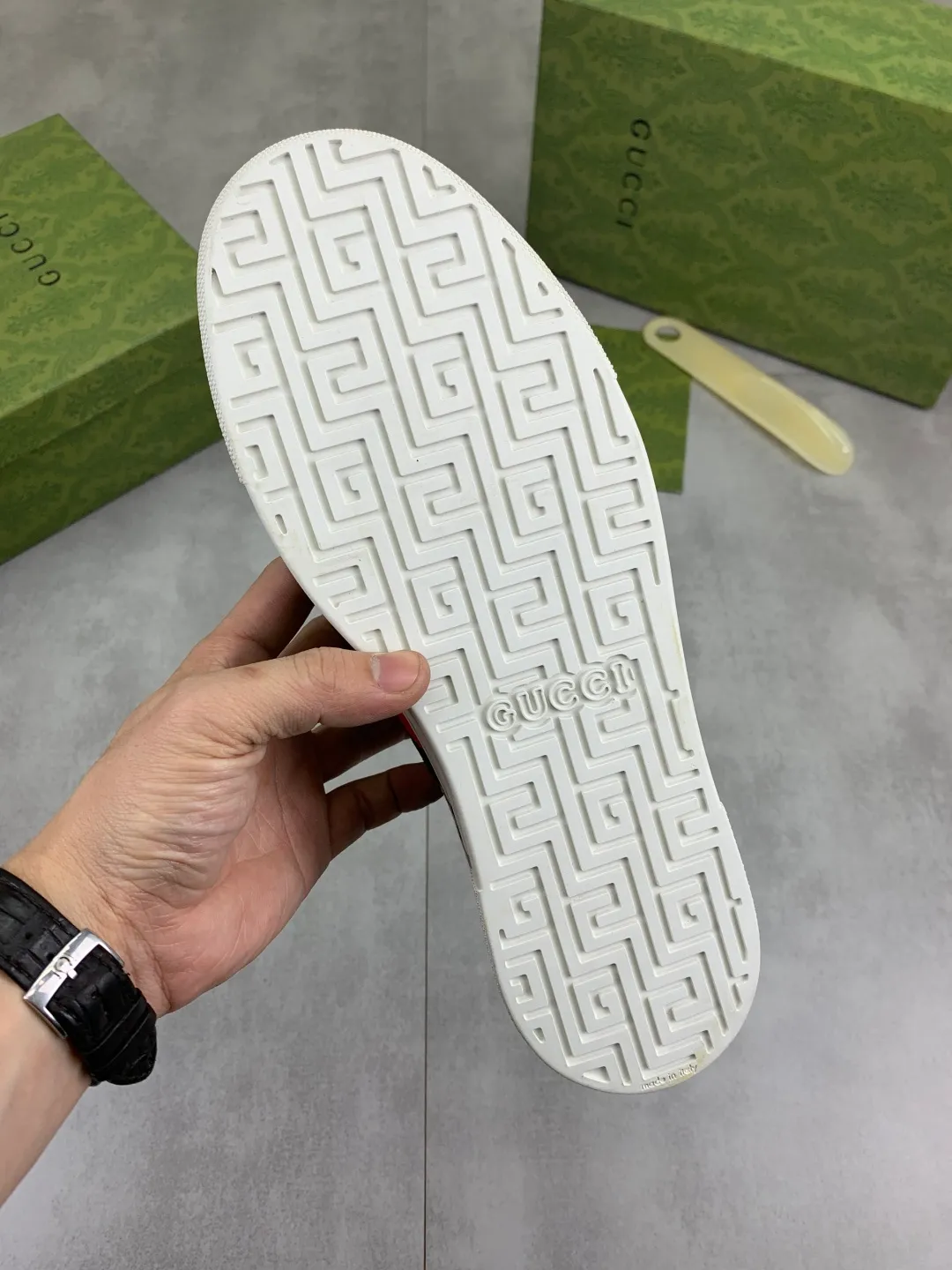 Men's men's shoes P400💰【New style】🆘 The latest model from Gucci's official website🎁Classic casual and fashionable men's shoes👟Hot style💥The style is simple and elegant, exclusive for trendy men. Unique official website's latest brand elements👑Gucci original decoration, fashionable and generous, the fabric is made of original soft calfskin➕Comfortable soft sheepskin lining ✅The official website specifies wear-resistant rubber outsole_full of elasticity, classic model taken in real life🎬Color: 2️⃣colors available😍Number: 38-44